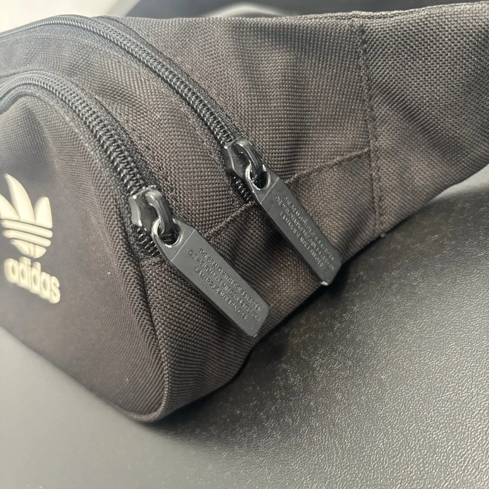 Adidas‎ Original Fanny Pack Sport 3 Stripes Black White Adjustable Zipper Bag